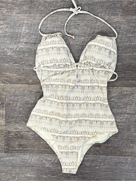 Eberjey Other - NWT Eberjey Suki Earth Shadow Sage Cream One-Piece Swimsuit size small S B88